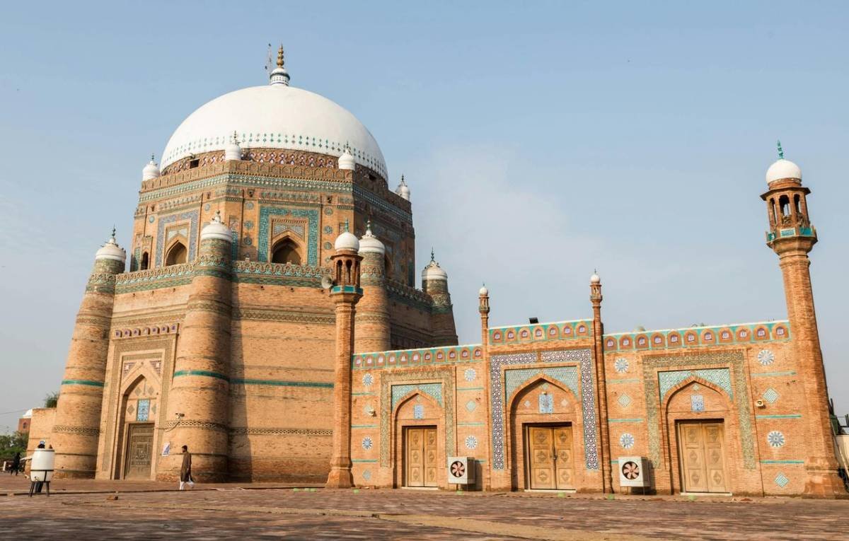 Lahore Multan Peshawar & Swat Cultural Tour